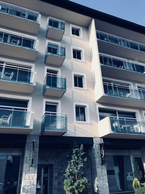 Two-Bedroom Apartment with Balcony (7 persons) image 1
