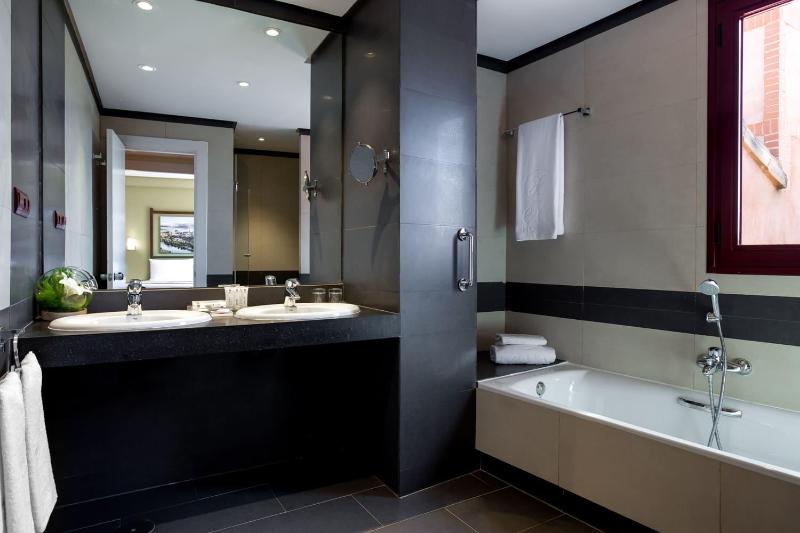 Double or Twin Room image 1