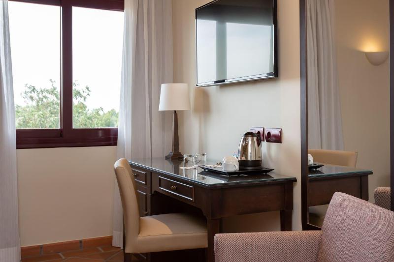 Double or Twin Room image 2