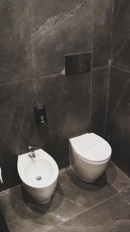King Suite with Spa Bath image 3