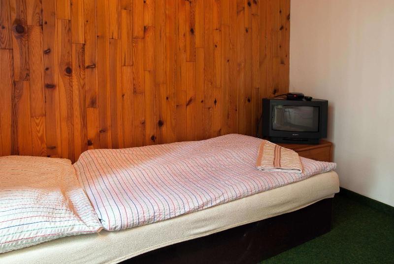 Economy Double or Twin Room image 2