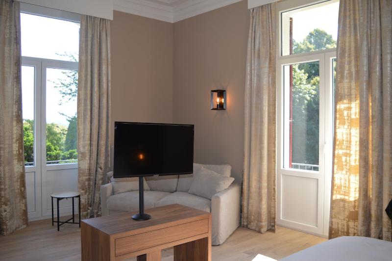 Double or Twin Room with Garden View image 4