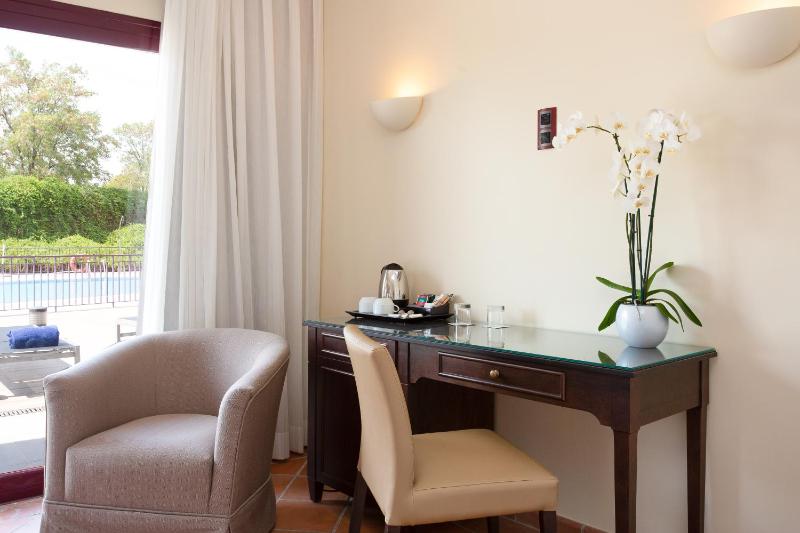 Triple Room image 3