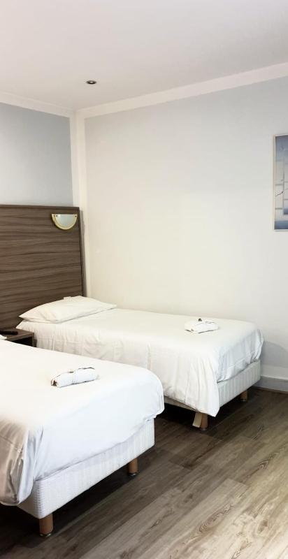 HOTEL PARIS PANAM-PERE LACHAISE-PLACE GAMBETTA-HOPITAL TENON-REPUBLIQUe - image 9