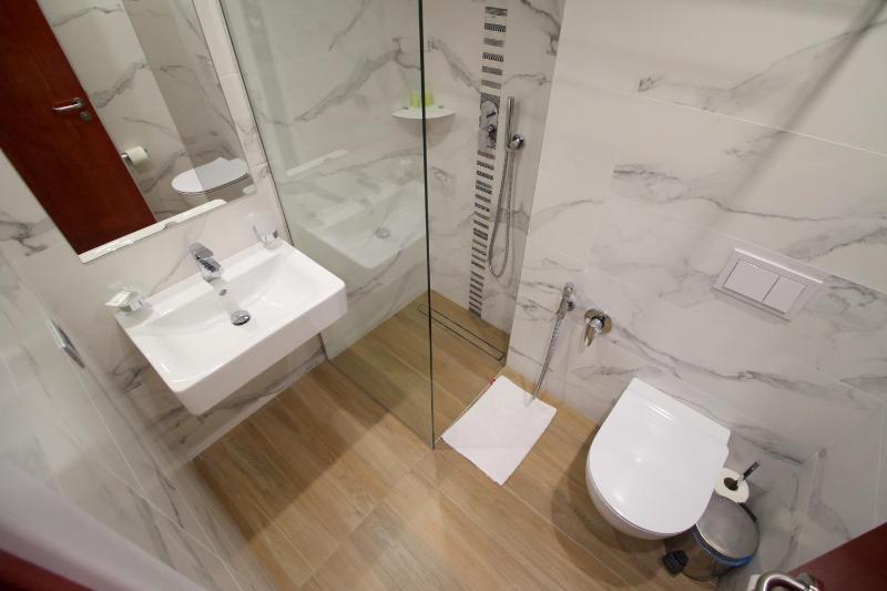 Double Room with Balcony and Sea View image 4
