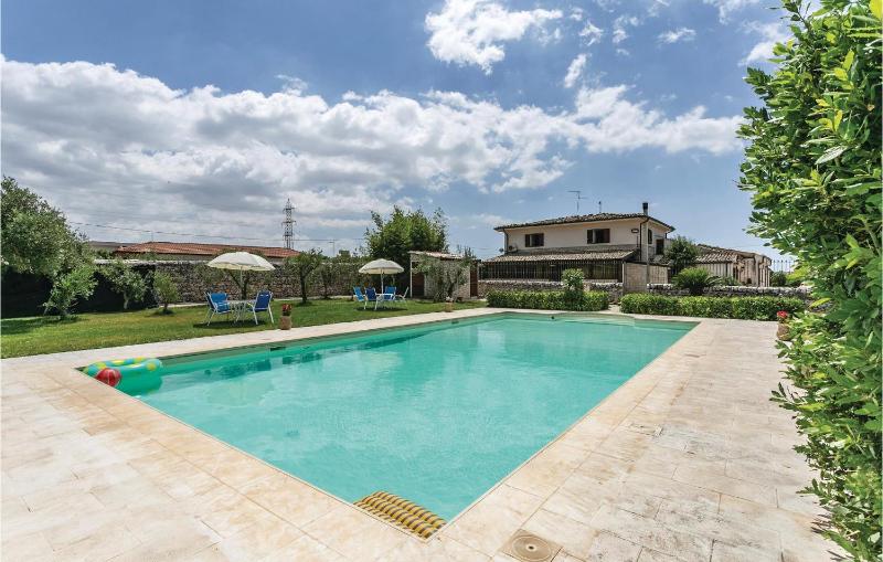 Four-Bedroom Holiday Home image 1