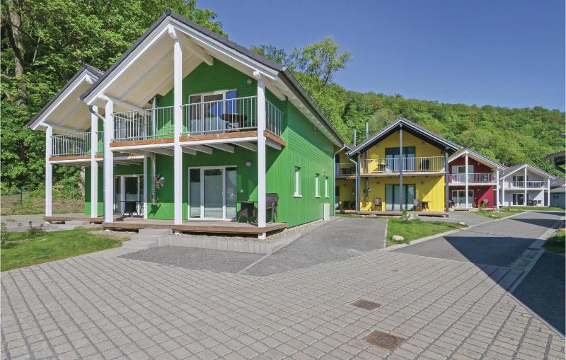 Four-Bedroom Holiday Home image 1