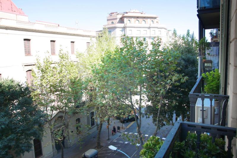 Double Room with Private Bathroom and Balcony image 2