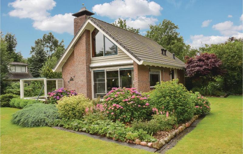 Three-Bedroom Holiday Home  image 1