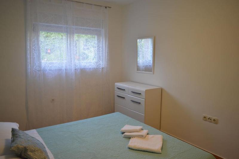 FourM - image 8