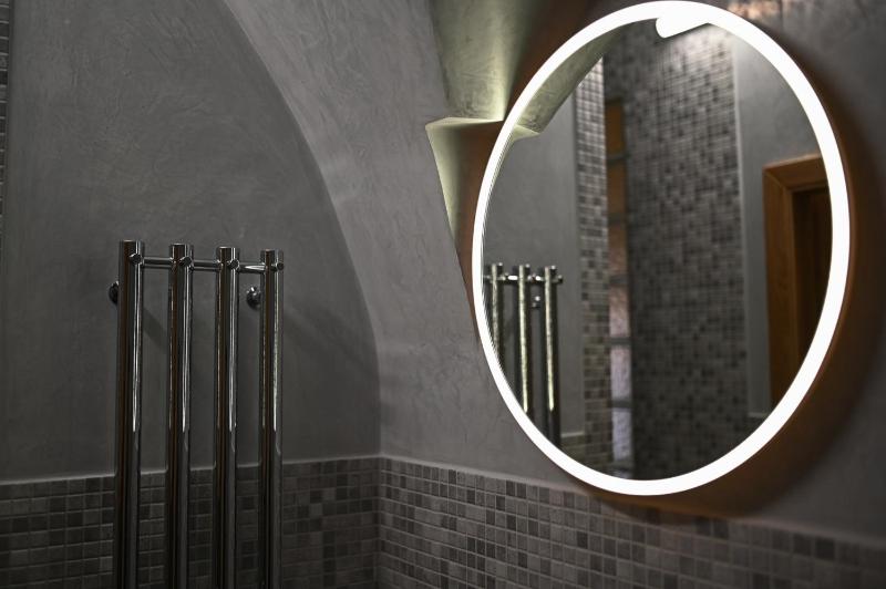 Studio Apartment image 2