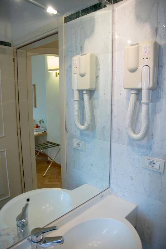 Triple Room image 2
