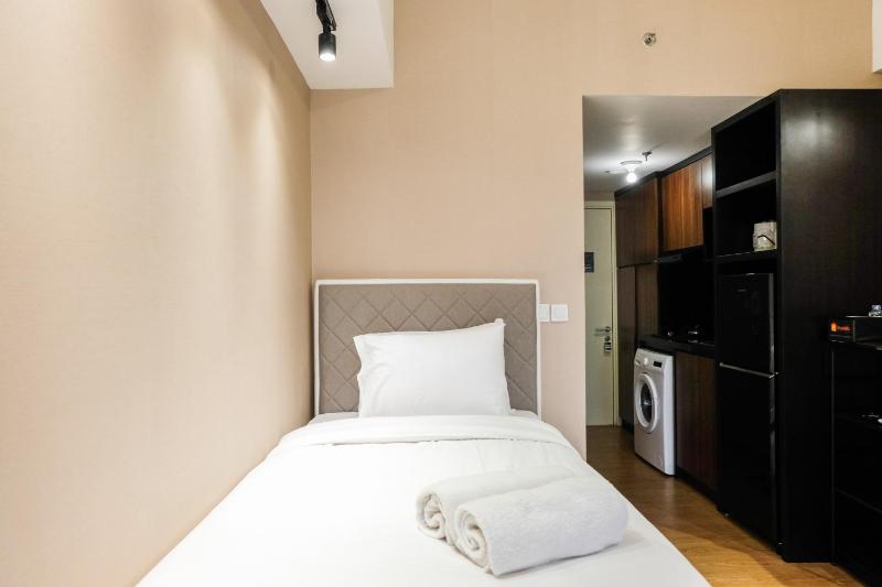 Studio Room Apartment at M-Town Residence near Summarecon Mall Serpong By Travelio - image 6