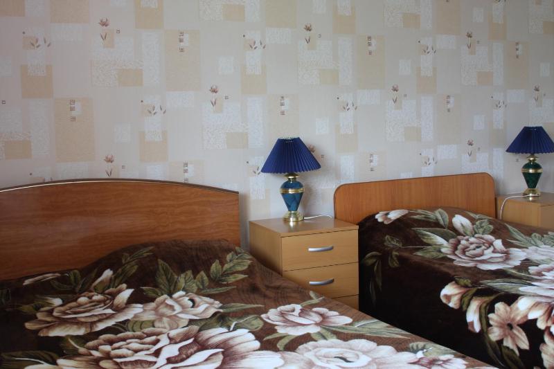 Economy Triple Room image 3