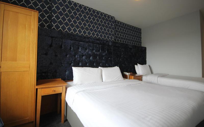 Standard Triple Room image 4