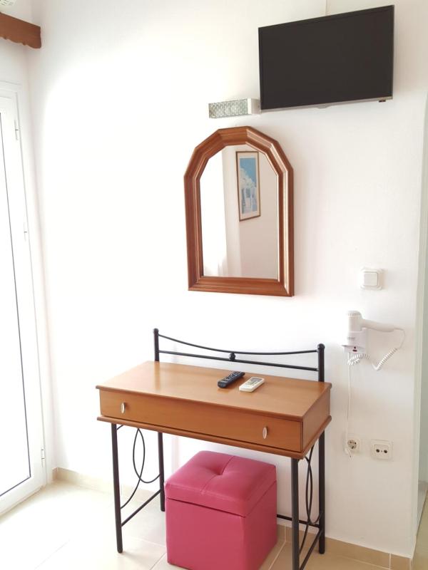 Double Room - Ground Floor image 3