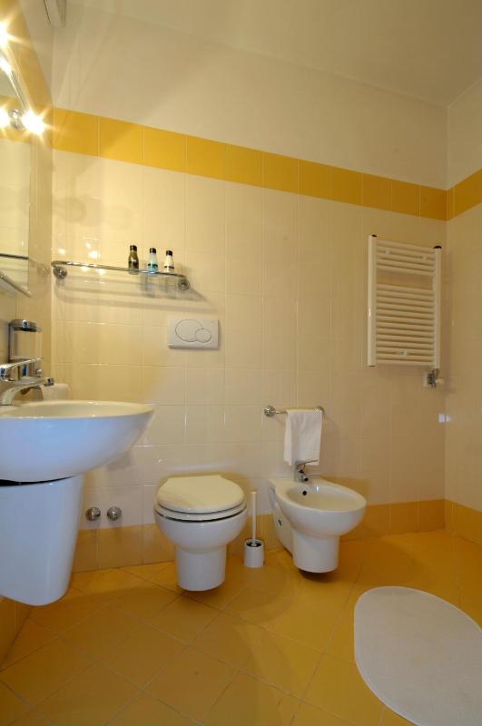 Triple Room with Balcony image 2