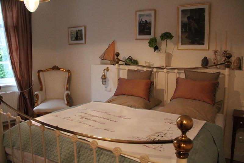 Premium Double Room image 4