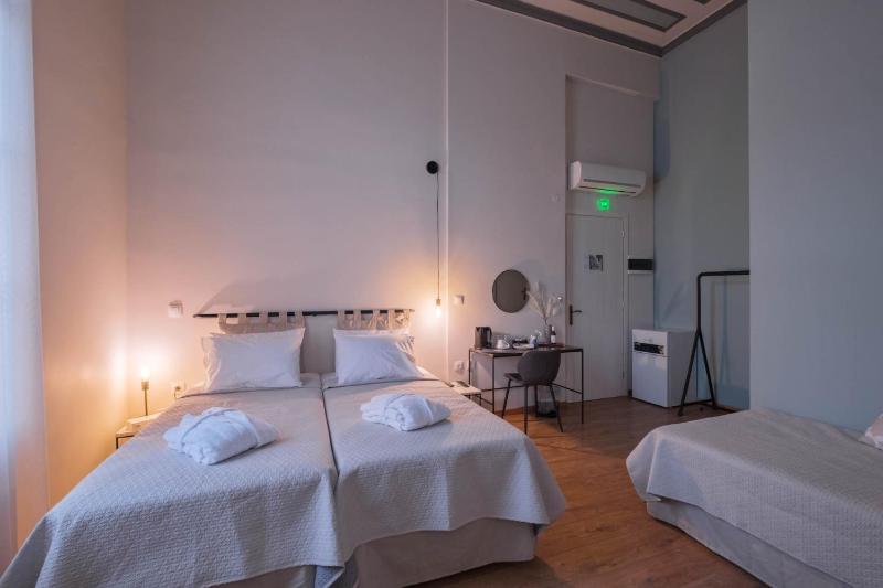 Superior Double Room image 3