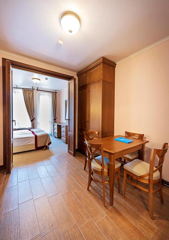 Studio Apartment (2 Adults + 1 Adult or 1 Child) image 4