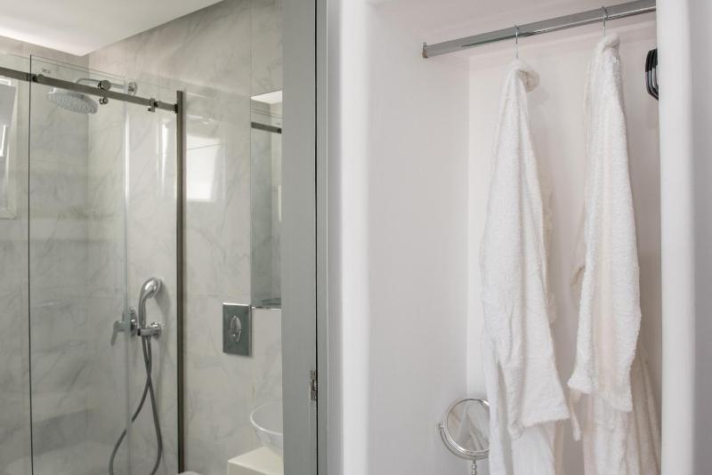 Double or Twin Room image 2
