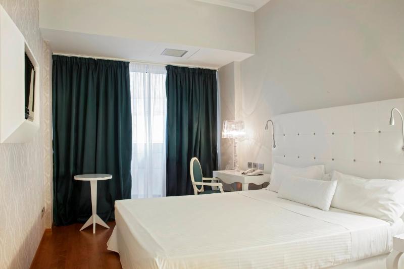 Superior Double Room image 3