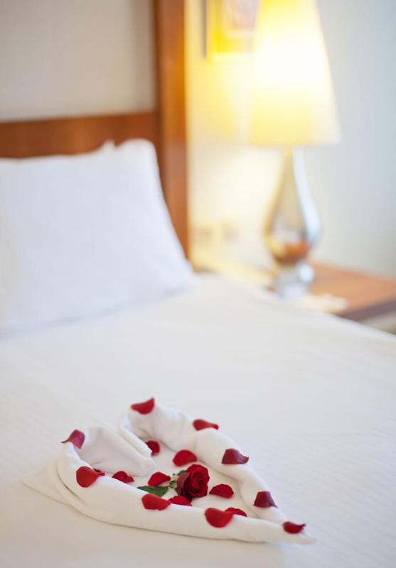Standard Double or Twin Room with Sea View image 1