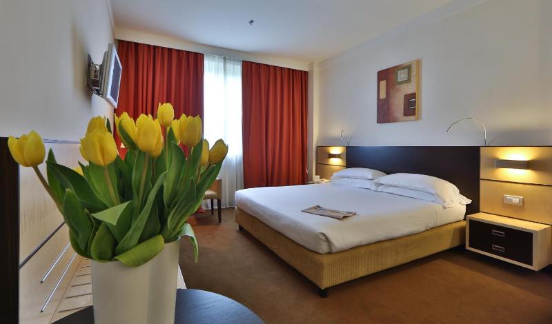 Standard Double Room image 1