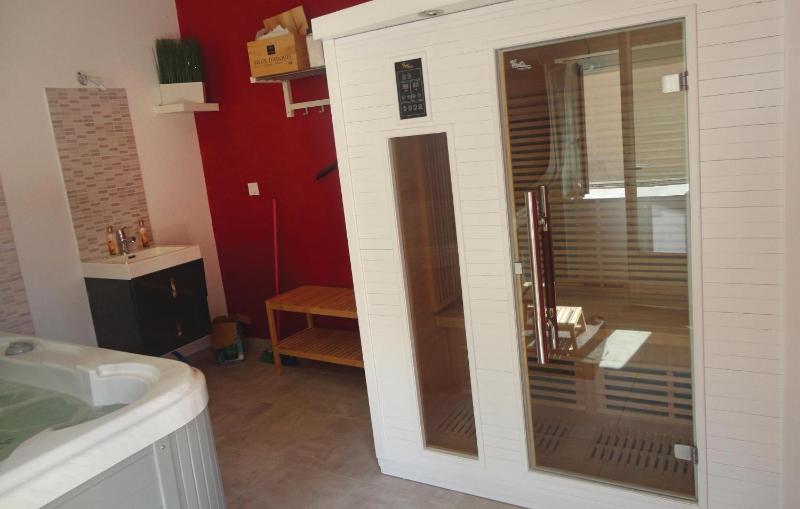 Pet Friendly Home In Narbonne With Sauna - image 26