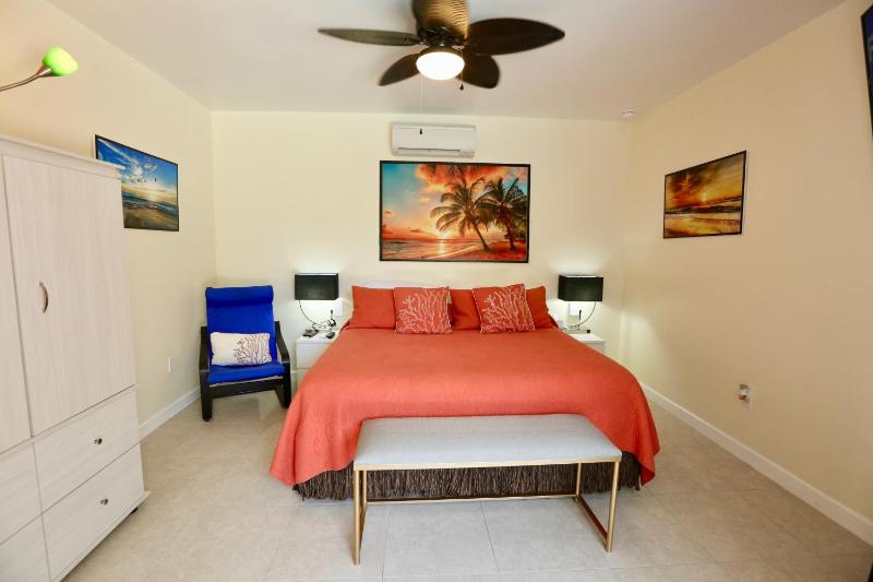 Fantasy Island Inn Caters to Men - image 5