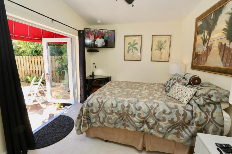 Fantasy Island Inn Caters to Men - image 11