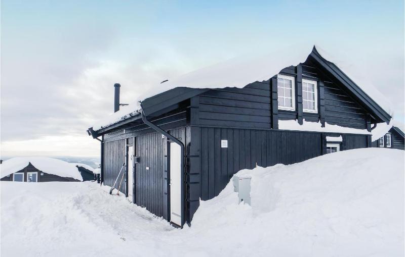 Cozy Home In Lillehammer With Wifi Images
