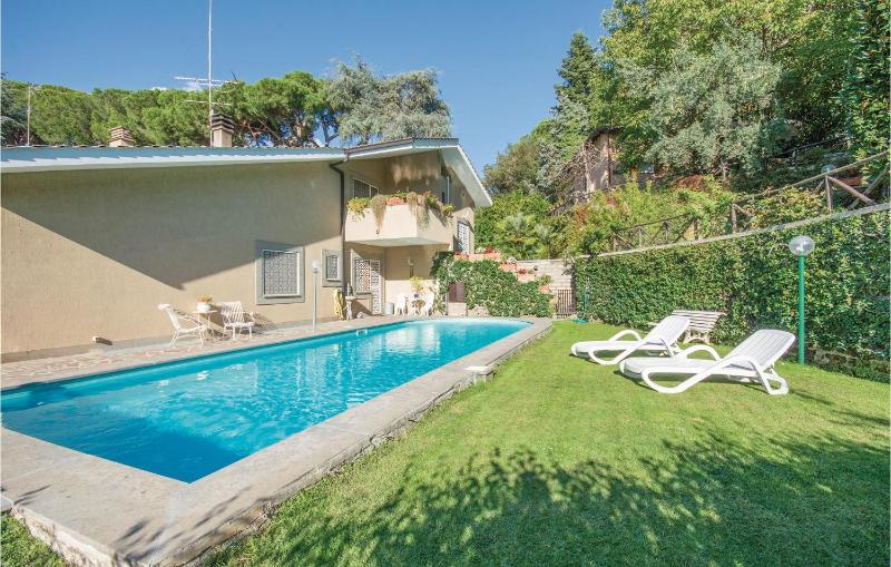 Two-Bedroom Holiday Home image 4