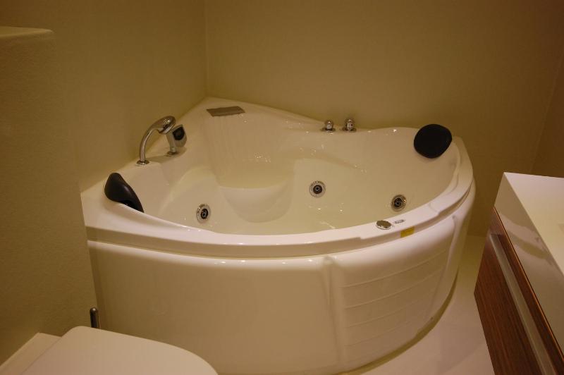 Comfort Double Room with Whirlpool image 4