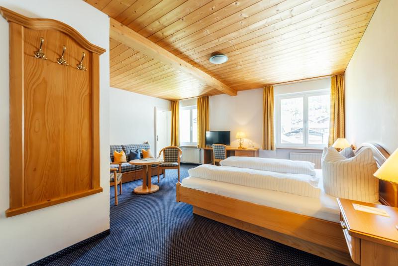 King Room with Mountain View image 2