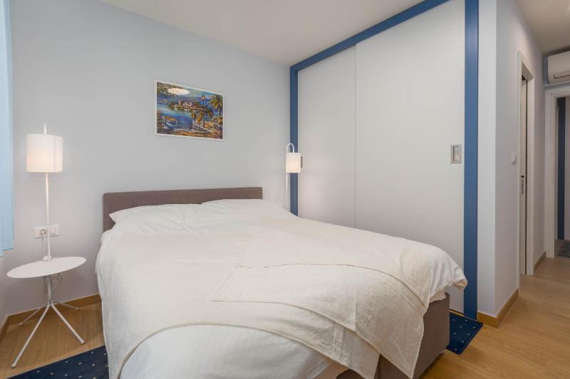 Apartment with Pool View  image 4