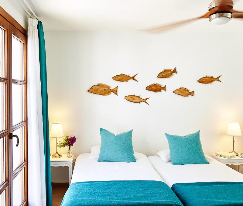 Budget Twin Room image 4