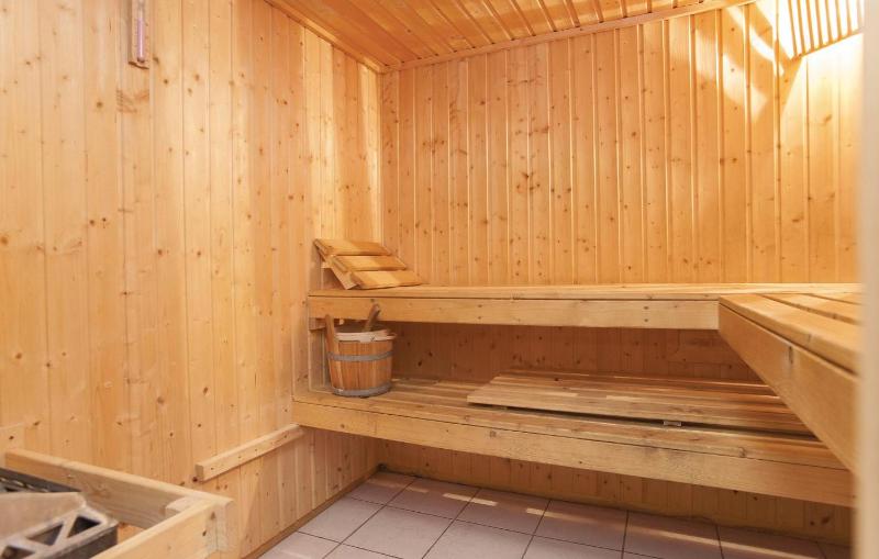 Six-Bedroom Holiday Home image 4