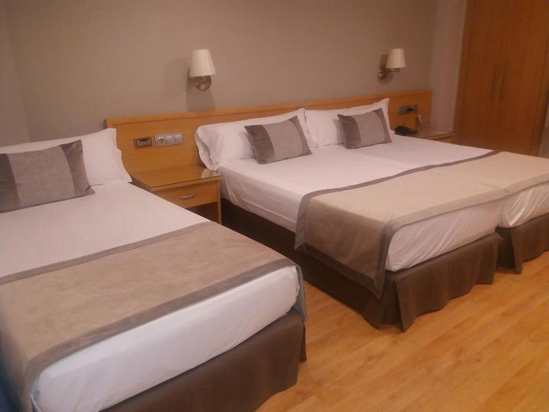 Standard Family Room image 4