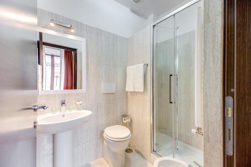 Triple Room image 3