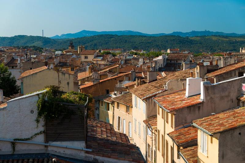 Privilege Twin Room with Balcony image 2