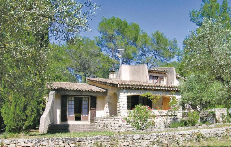 Three-Bedroom Holiday Home  image 1