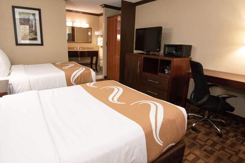 Standard Double Room with Two Double Beds - Non-Smoking image 3