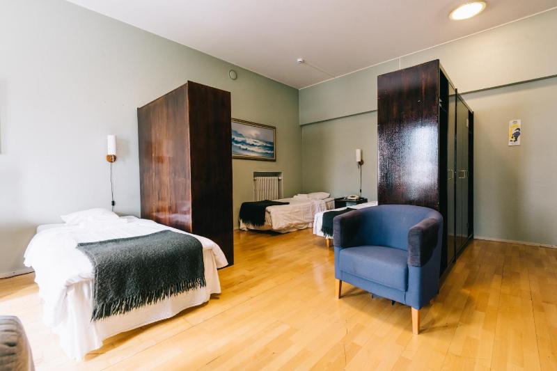 Economy Quadruple Room image 4