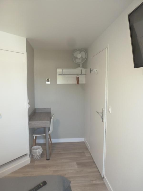 Double Room image 4