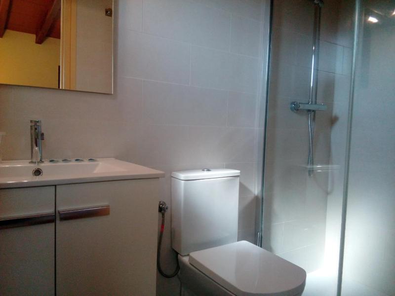 Twin Room with Mountain View image 2