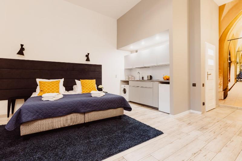 Deluxe Suite | King-size bed | A/C image 1