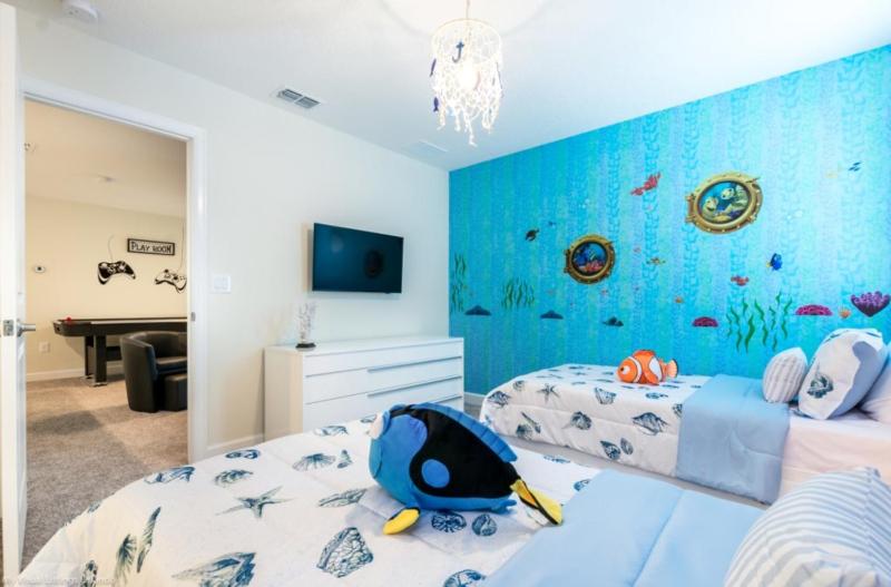 Club Cabana Ultimate 8BD Getaway with Pool Spa & Home Theater - image 10