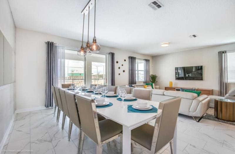 Club Cabana Ultimate 8BD Getaway with Pool Spa & Home Theater - image 4