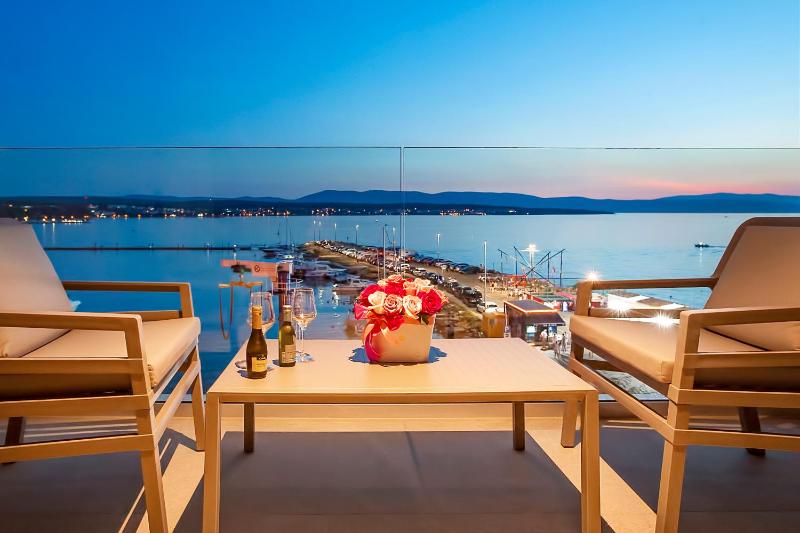 Junior Suite with Balcony and Sea View image 4